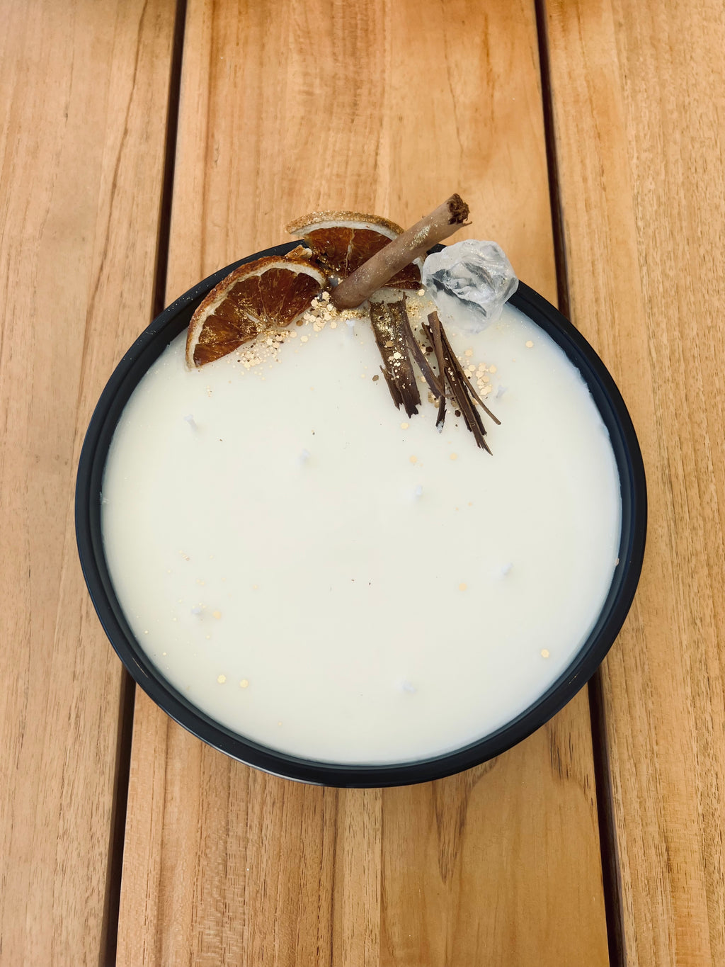 Extravagant Large Candle - Vanilla + Caramel + Cinnamon